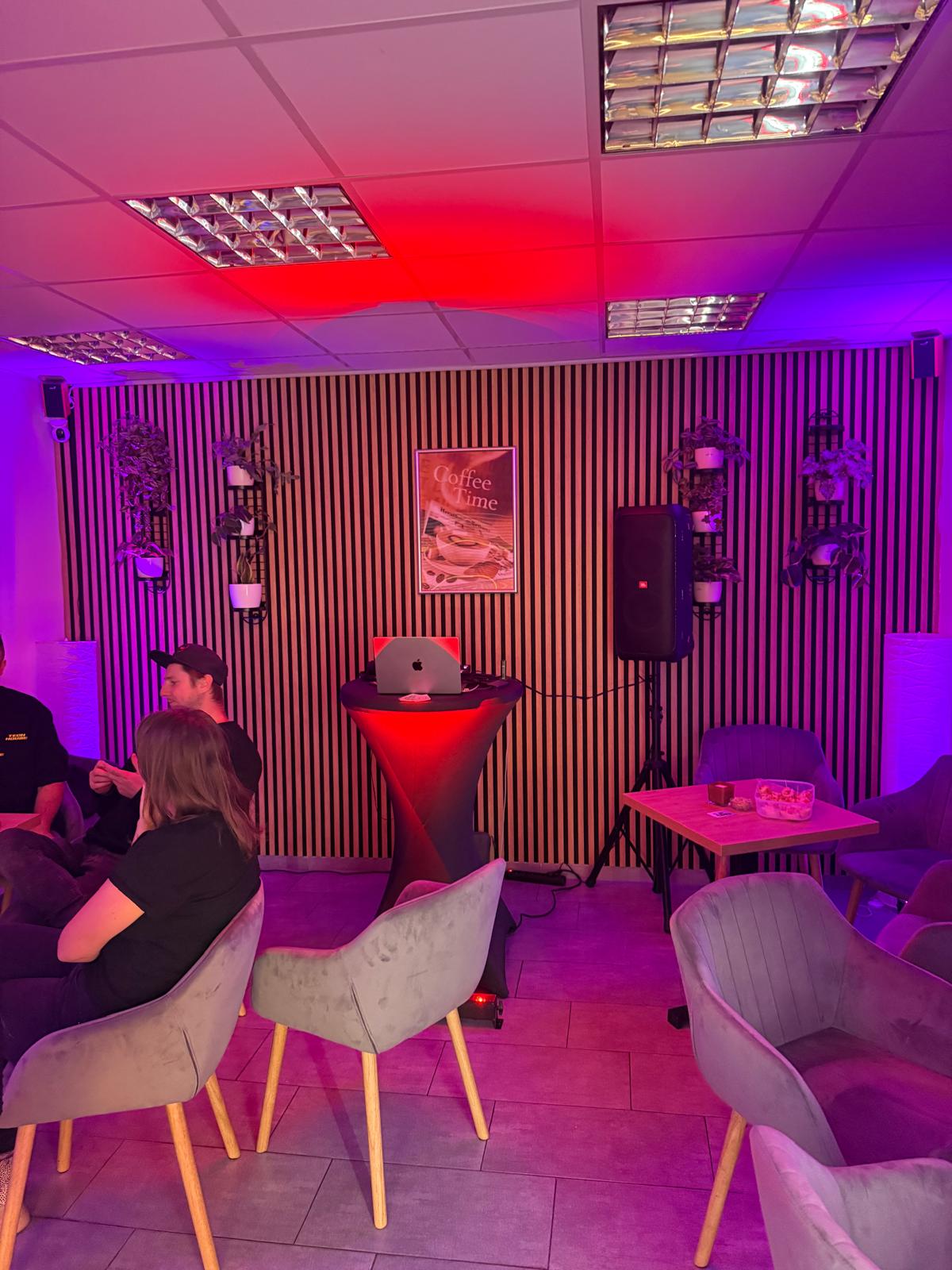 Sukromná akcia v minimalistickom štýle